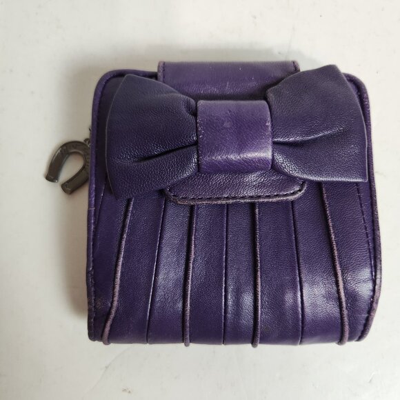 Vintage Betsey Johnson Snap Wallet Bow Front with Logo Horseshoe Zipper Fob - Picture 1 of 16